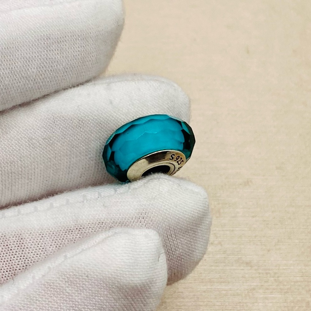 EUC Pandora 791655 Sterling Silver Teal Shimmer Faceted Murano Glass Charm - Picture 3 of 6